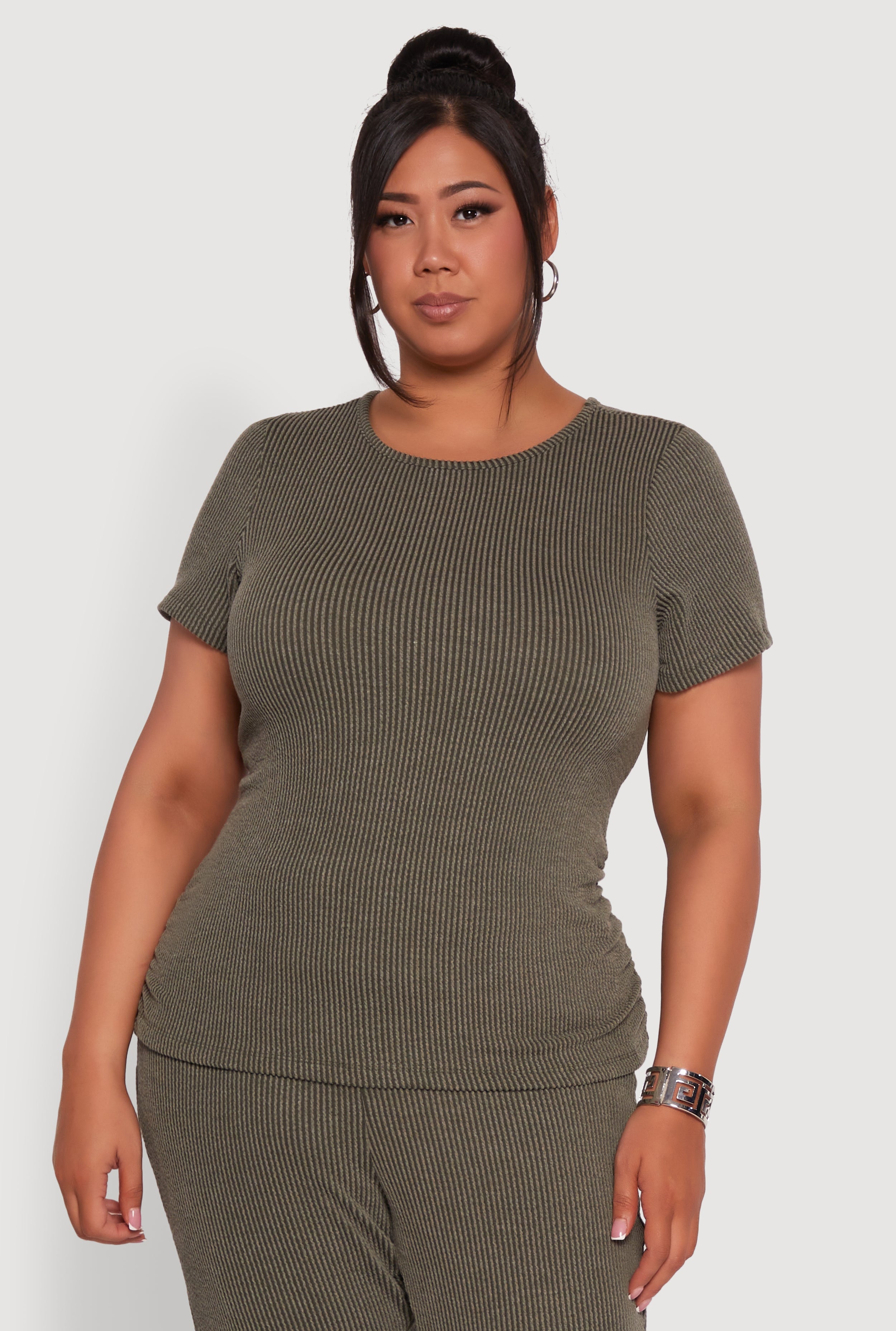 Plus Size Ribbed Knit Classic Fit Solid Crew Neck T-Shirt